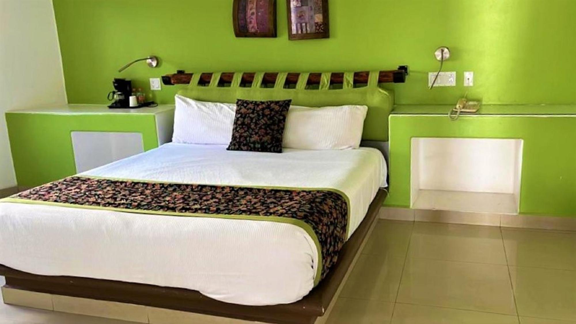 Seven Crown Express & Suites By Kavia Cabo San Lucas Eksteriør billede
