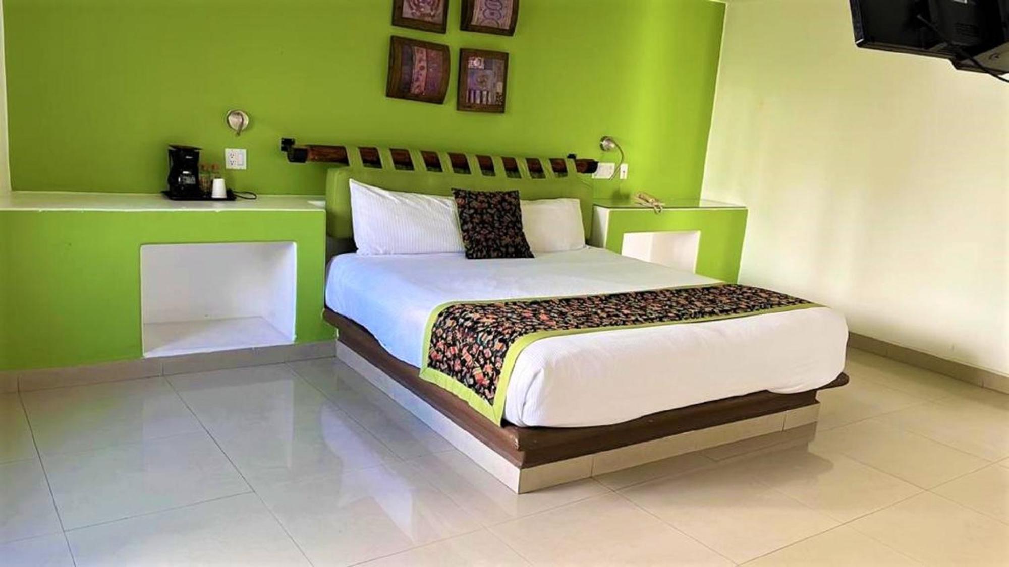 Seven Crown Express & Suites By Kavia Cabo San Lucas Eksteriør billede