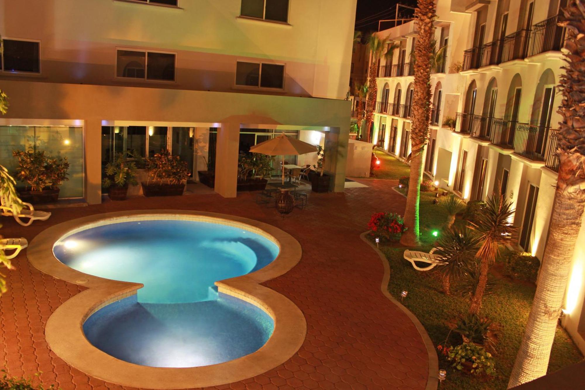 Seven Crown Express & Suites By Kavia Cabo San Lucas Eksteriør billede