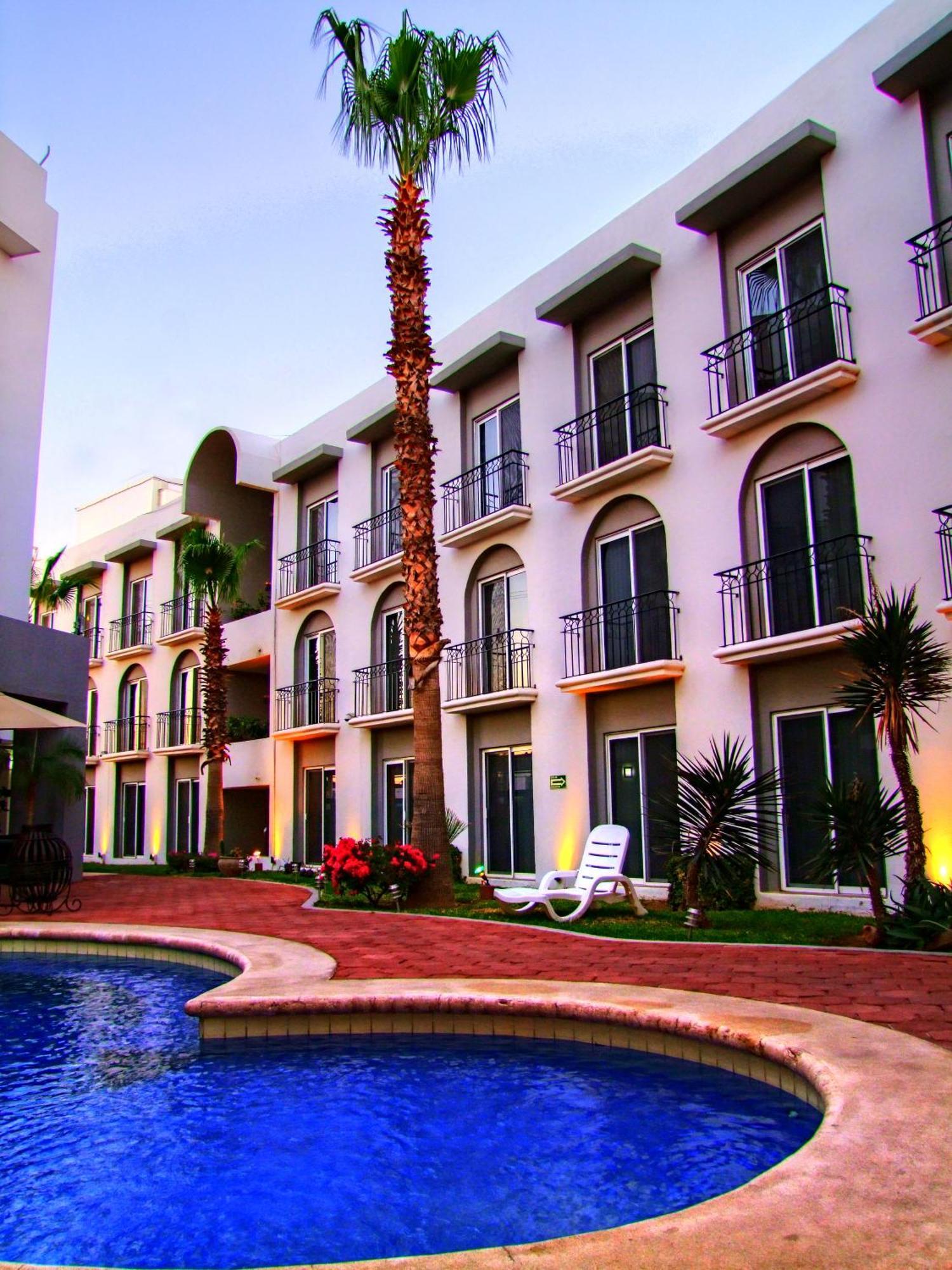 Seven Crown Express & Suites By Kavia Cabo San Lucas Eksteriør billede